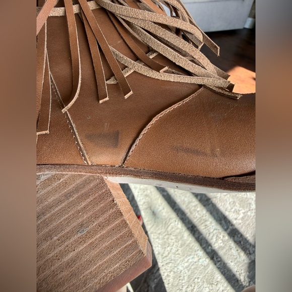 ZIGI Finlandia Fringe Tan Leather Boots NWOT- size 9 - Picture 13 of 16